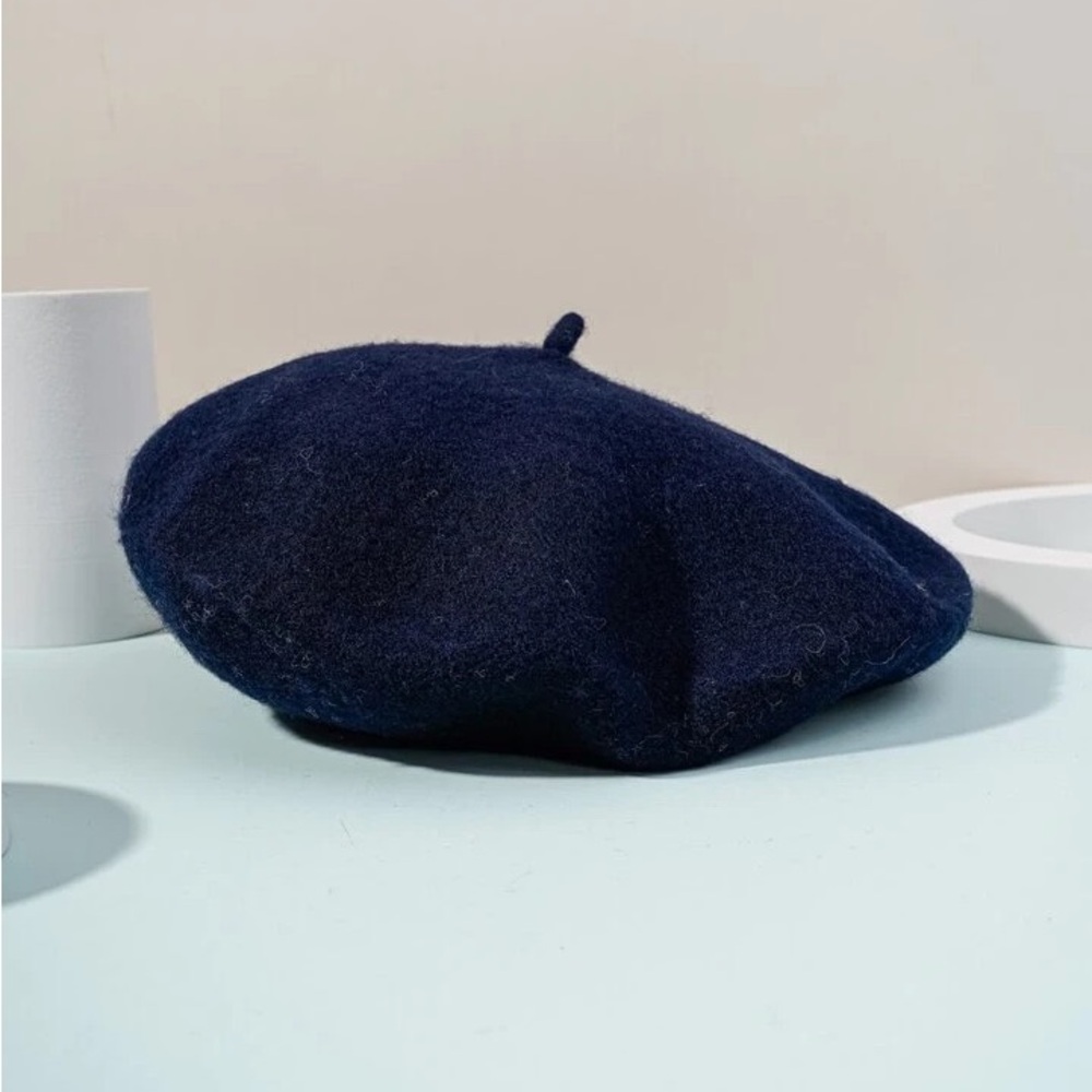 Unisex Classic Black Wool Beret NWT